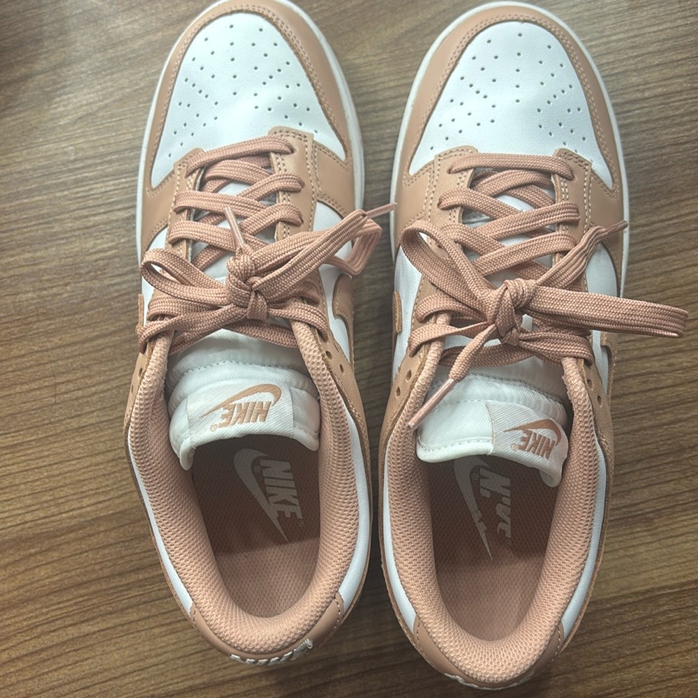 NIKE ROSE PINK DUNKS NEW WITHOUT TAG’s